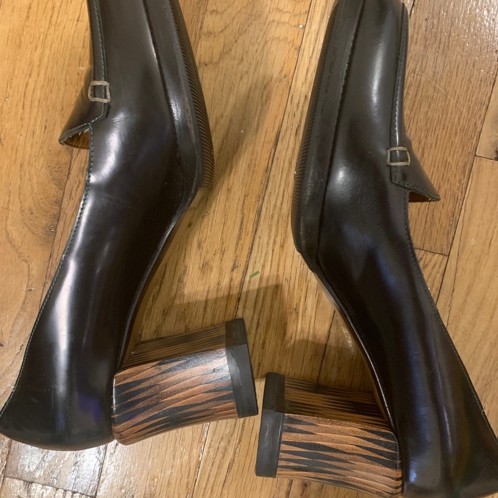 Beautiful Fendi pumps with statement heel!40.5